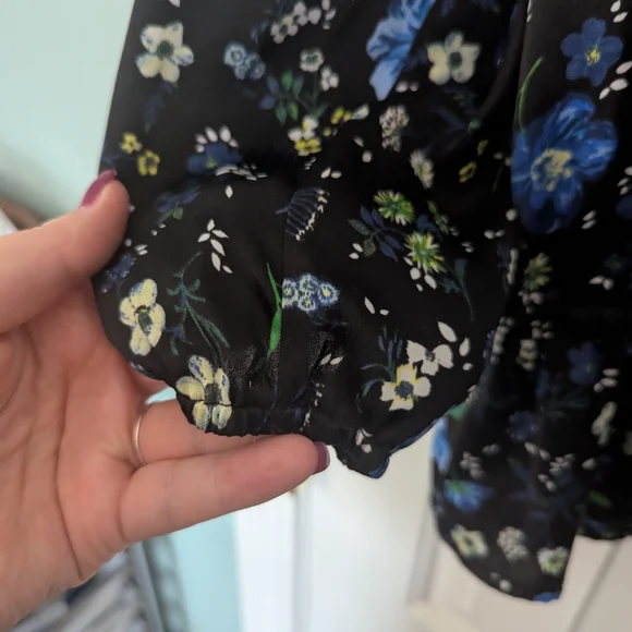 Banana Republic - Floral Black and Blue Peplum Blouse - XL - Picture 4 of 8